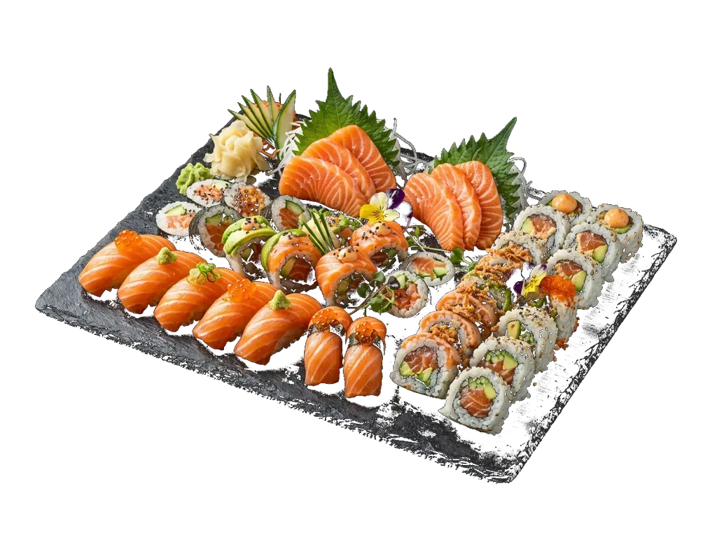 Tabuleiro de xisto com variedade de sushi fresco